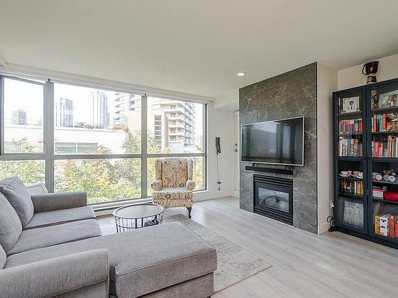 3rd image of 4888 Hazel St #602