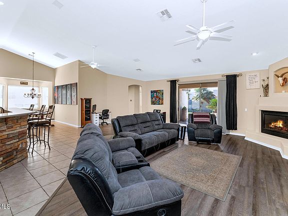5th image of 14559 W COLUMBUS Avenue
