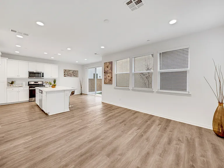 10532 Wilding Dr — Photo 17
