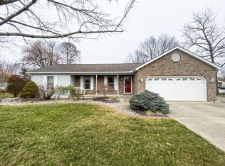 805 E Leonard St, Staunton, IL 62088