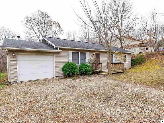 2nd image of 704 Royal Cir