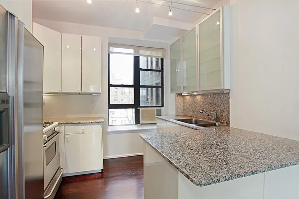 Rented by Corcoran | media 18