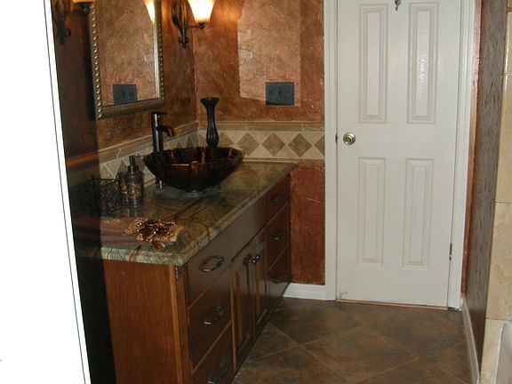 3rd image of 2078 N Powers Dr