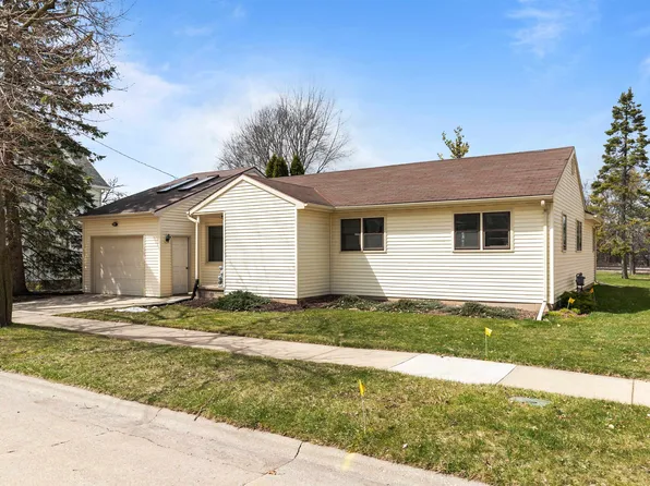 813 Blackwell St, Kaukauna, WI 54130