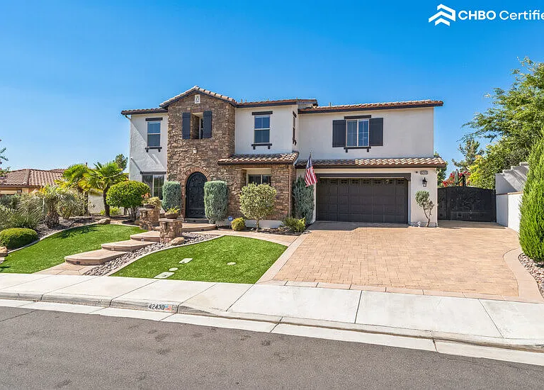 Fully Furnished 5 Bedroom/5 Bathroom Home w/Pool & Jacuzzi