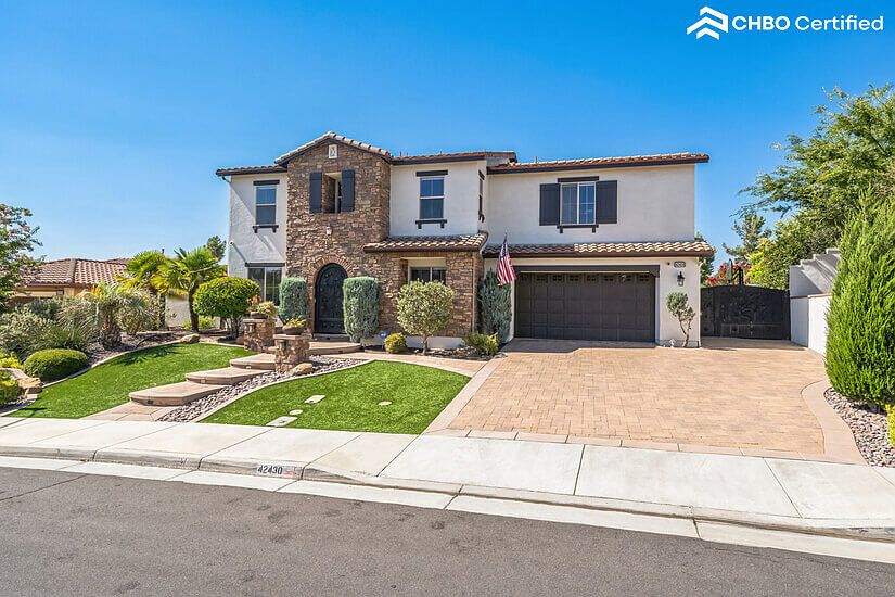 Fully Furnished 5 Bedroom/5 Bathroom Home w/Pool & Jacuzzi