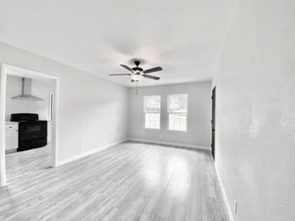 4th image of 921 Fernwood Ave #921