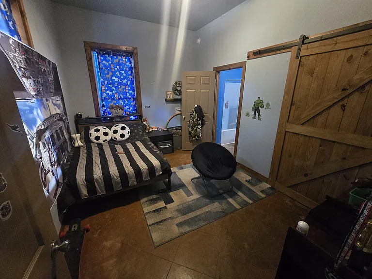178 Emmanuel Dr — Photo 14