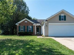 6209 Foster Brook Dr, Charlotte, NC 28216