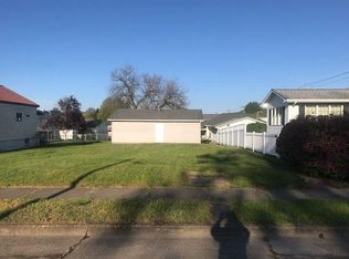 121 Olive Ave, Moundsville, WV 26041