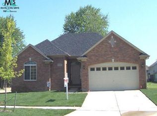 21195 Little Riv, Clinton Township, MI 48036