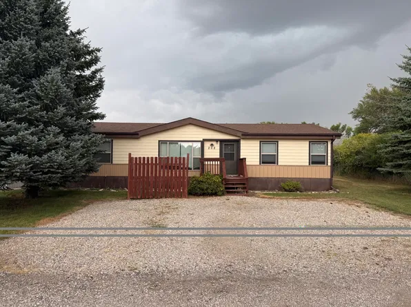 202 Castle Ave, Lewistown, MT 59457