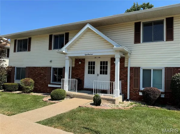 808 Huckleberry Heights Dr, Hannibal, MO 63401