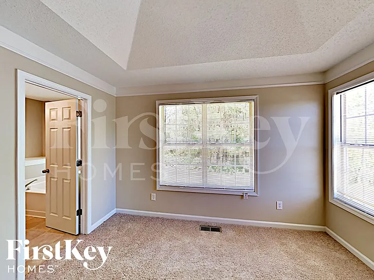 376 Tuscany Trce — Photo 8
