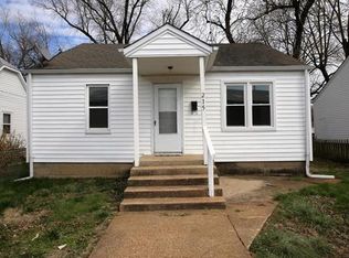 215 E 2nd St, De Soto, MO 63020