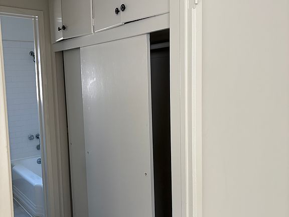 3rd image of 175 Nieto Ave APT 4