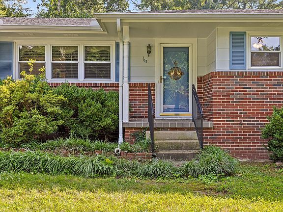 4th image of 703 Danbury Dr