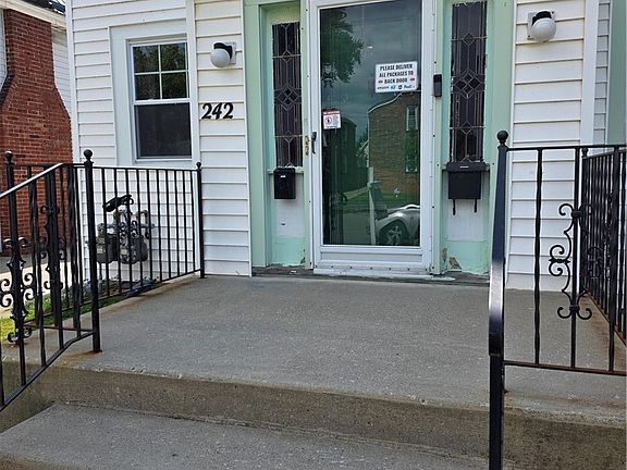 3rd image of 242 Washington Ave