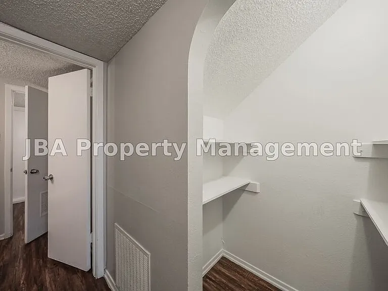 1770 Farleigh Ct #1770F — Photo 14