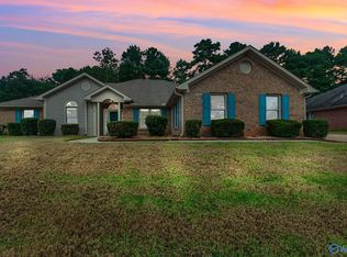 107 Wandering Ln, Harvest, AL 35749