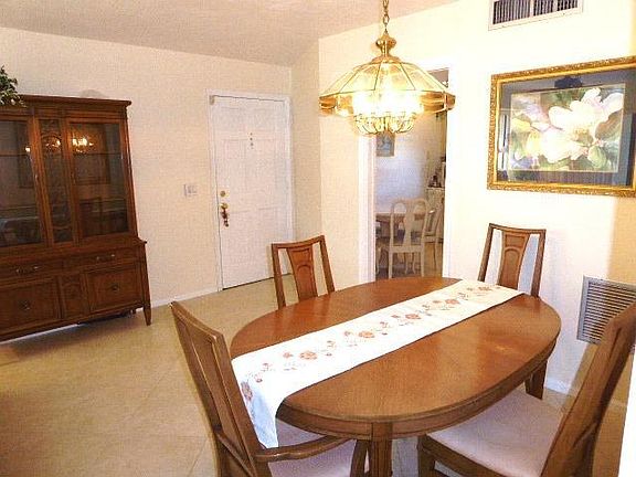 4th image of 755 Saturn St APT C201