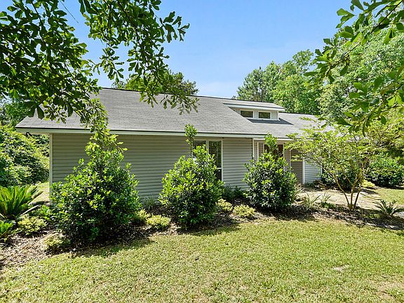 3rd image of 10471 Riverroad Dr
