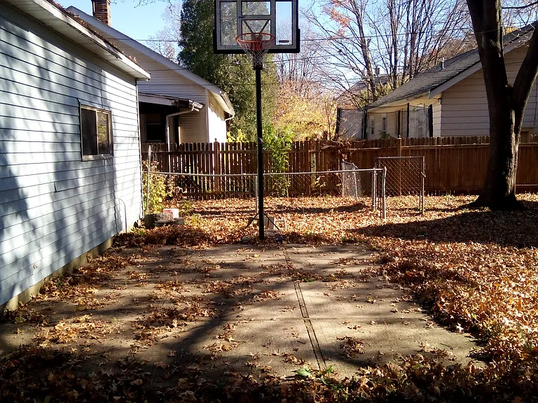 9th Ave — Photo 24