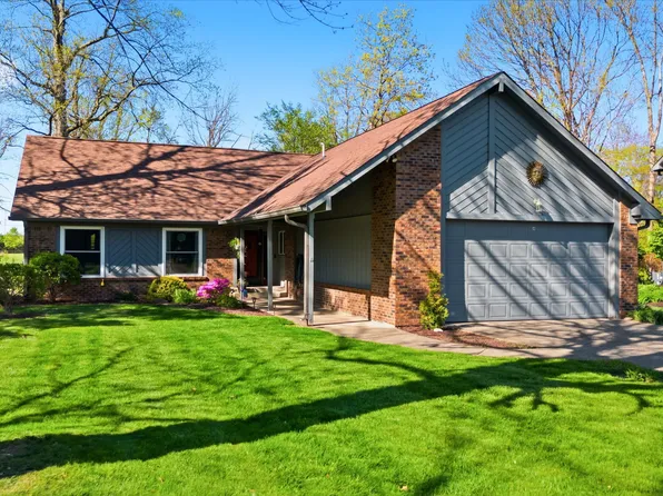 6642 W Sweet Creek Dr, New Palestine, IN 46163