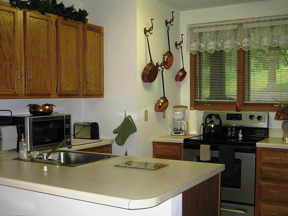 5th image of 10 Spring Creek Ln