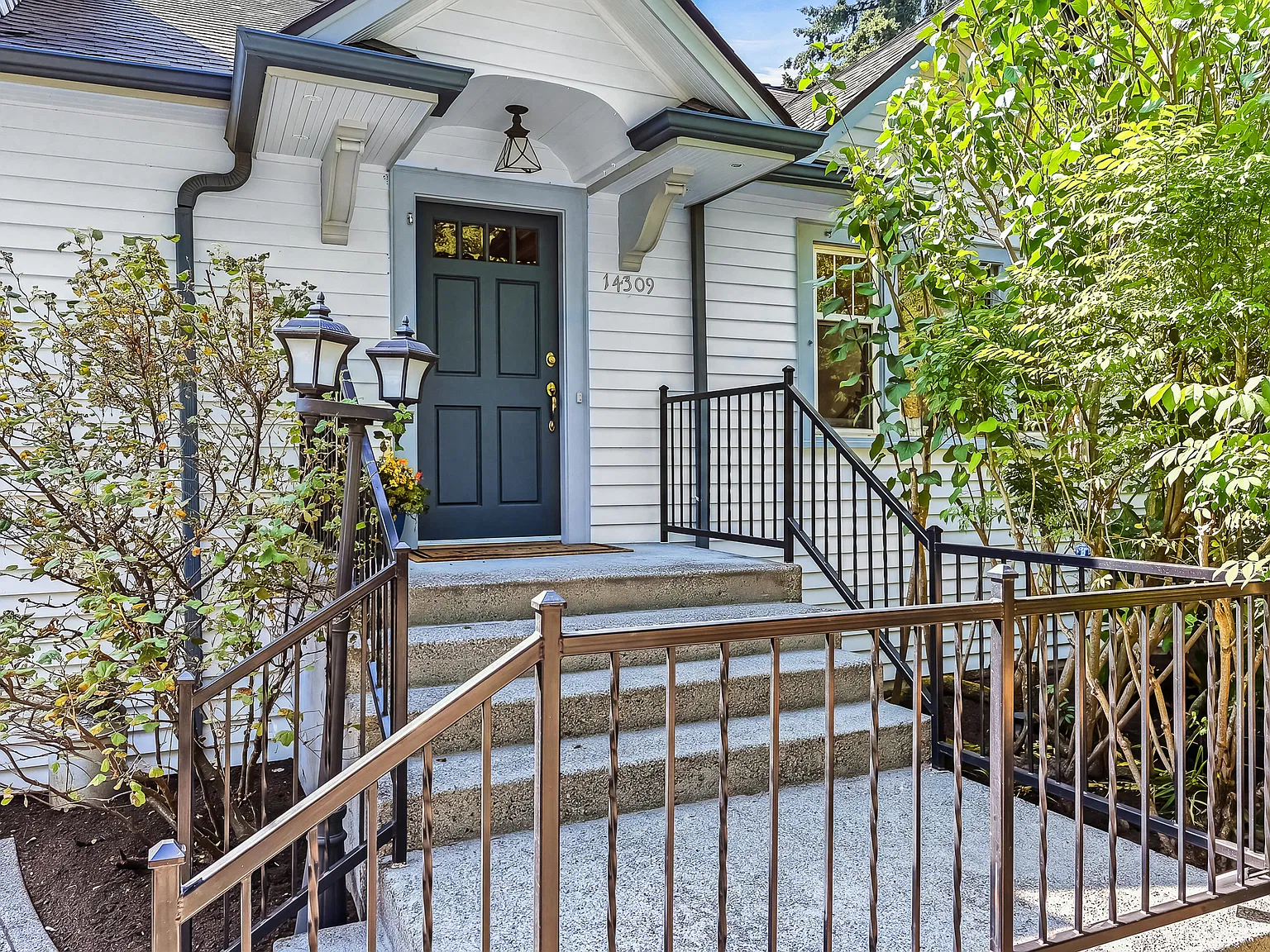 3 bed, 2.5 bath, 1880 sqft, $3,800 — Photo 2