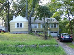 190 Fox Hill Rd, Denville, NJ 07834