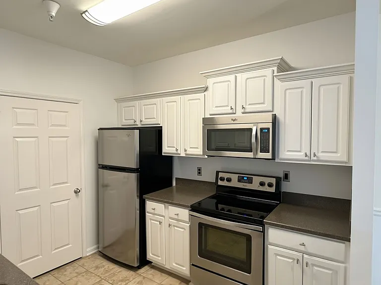 1104 Walden Park Dr — Photo 6