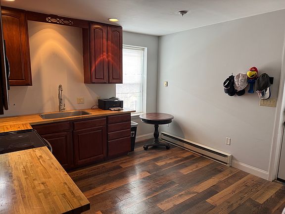 2nd image of 599 1/2 N Plum St #2