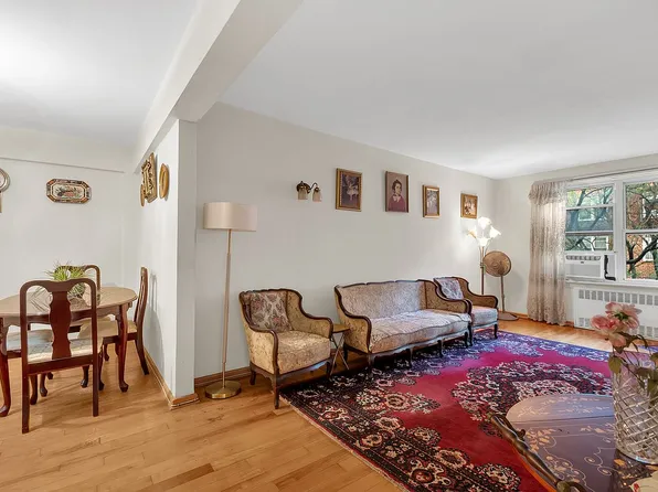 33-26 82nd St #4C, Queens, NY 11372
