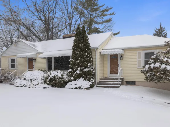 2740 Judah Rd, Orion, MI 48359