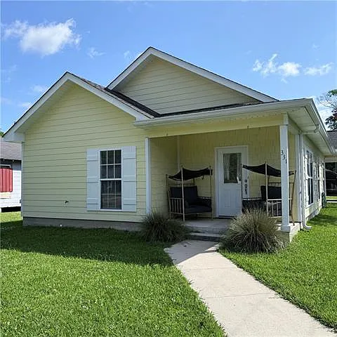 331 Main St Photo 1