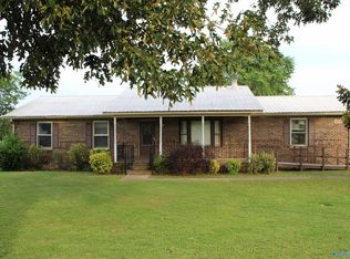855 Walnut Grove Rd, New Market, AL 35761