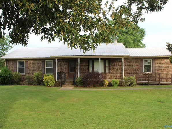 855 Walnut Grove Rd, New Market, AL 35761