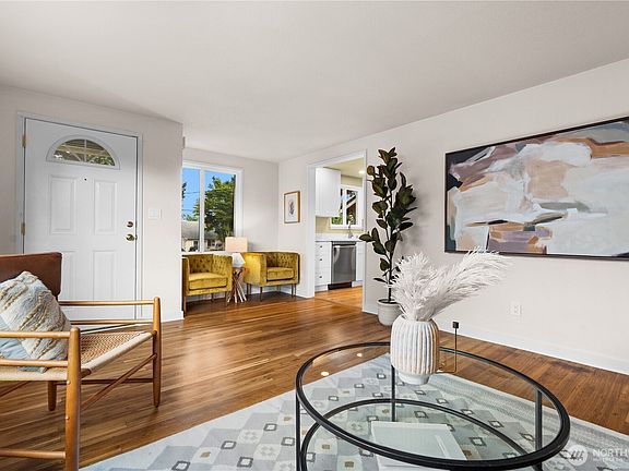 5th image of 17046 34th Avenue S