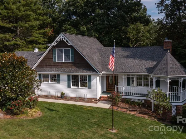 168 Mountain Valley Dr, Hendersonville, NC 28739