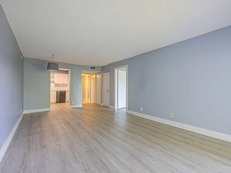 9440 SW 8th St #417 — Photo 7