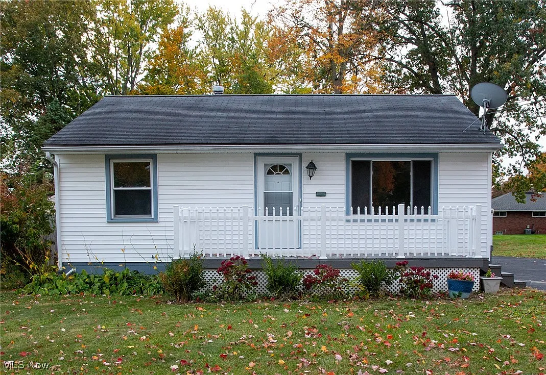 2149 W Manor Ave photo 1