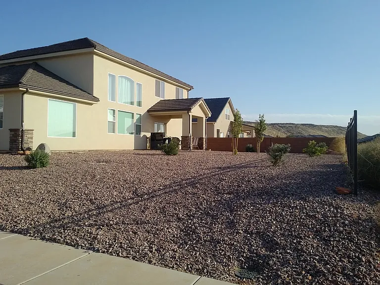 2388 S 3330 W — Photo 23
