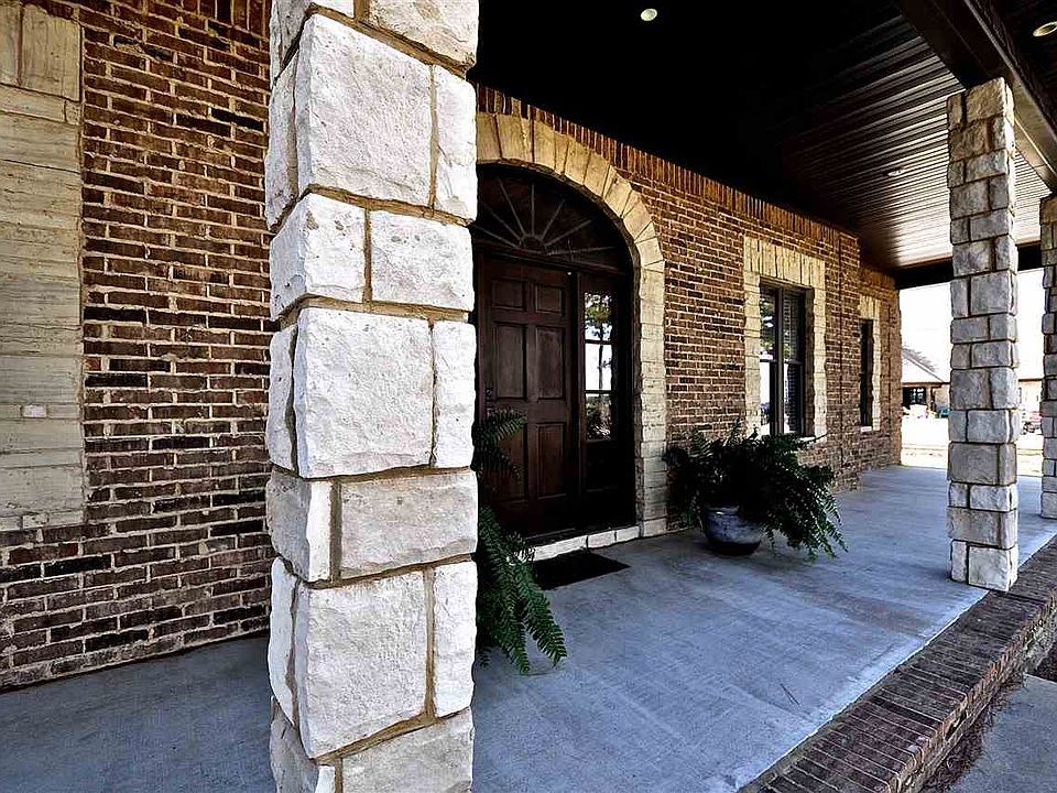 1st image of 791 Club House Dr