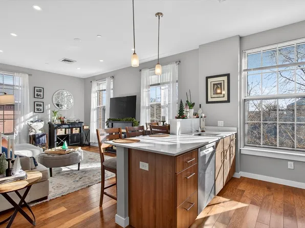 45 1st Ave #408, Charlestown, MA 02129