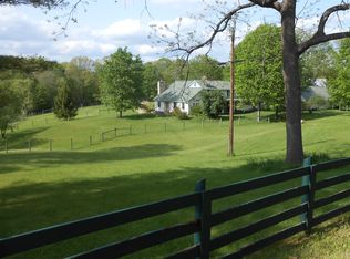 21194 Chestnut Flats Rd, Lewisburg, WV 24901