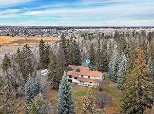 17 N College Park Pl, Red Deer, AB T4P 0M7