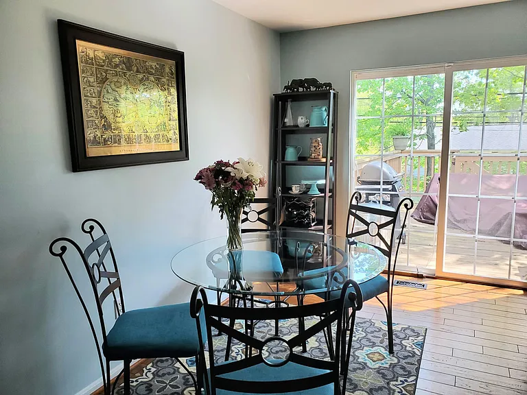 131 Quiet Waters Pl — Photo 2