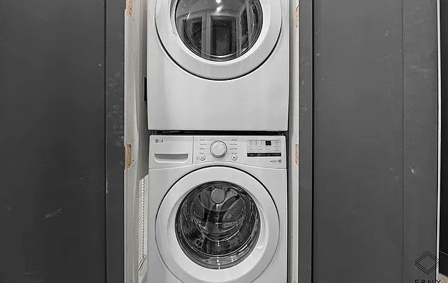 Laundry, photo 1