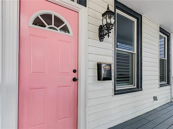 3rd image of 1016 Oakwood Ave